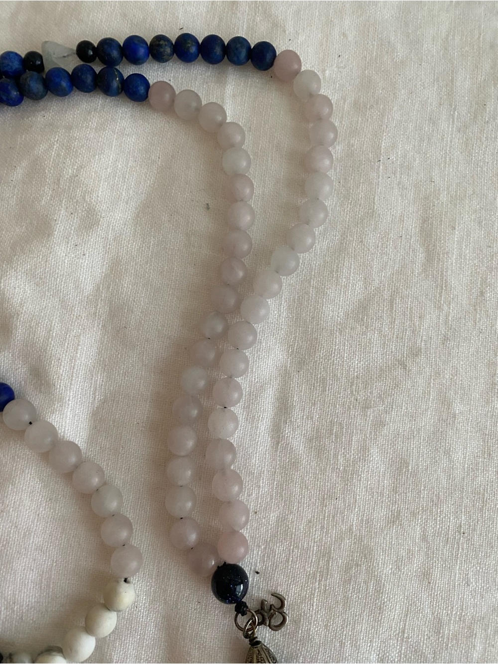 Lapis lazuli and rose quartz Mala necklace - Picture 5 of 5
